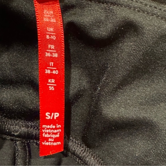 Spanx Faux Leather Camo Leggings Matte Black Womens Size S Cropped - Picture 7 of 12